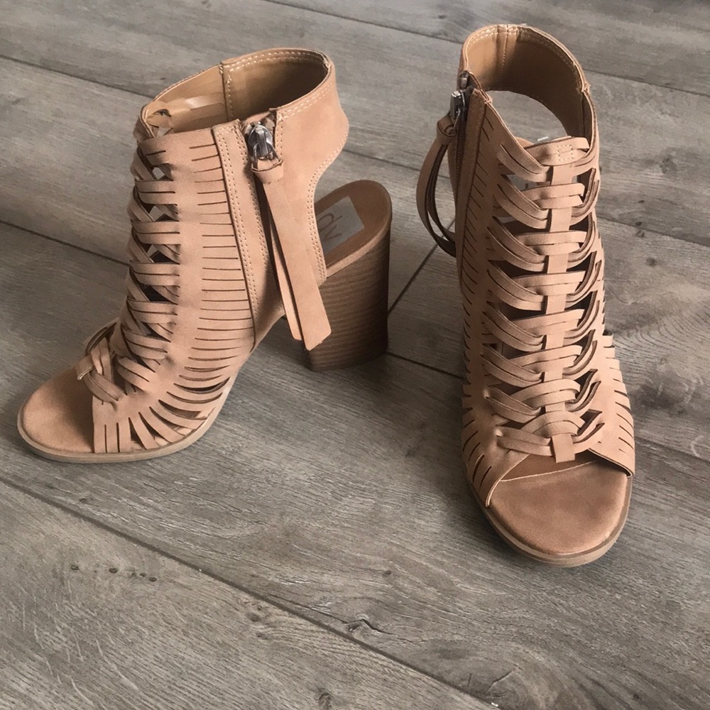 tan block heel